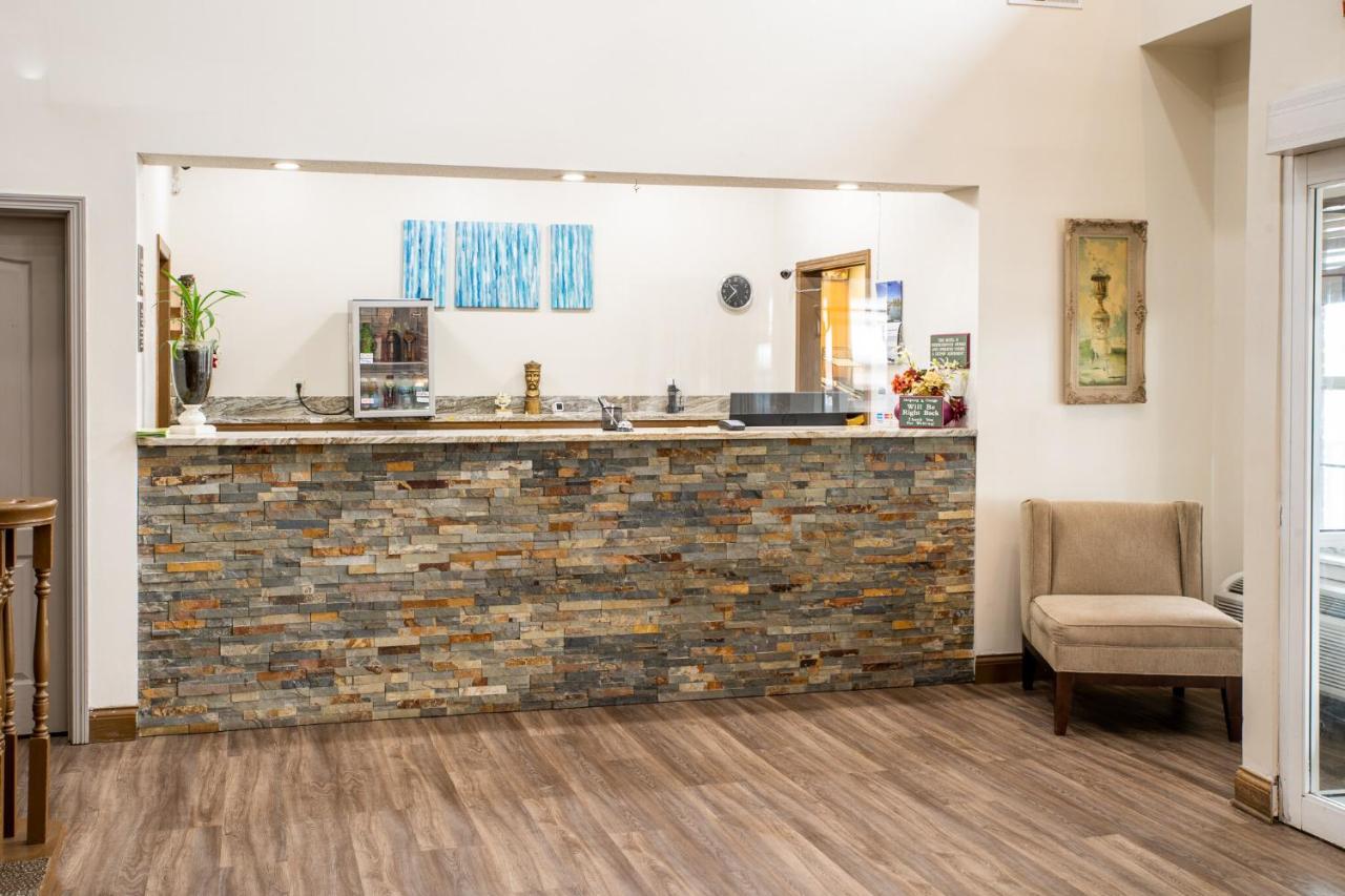 Blisspoint Inn & Suites Marion Extérieur photo