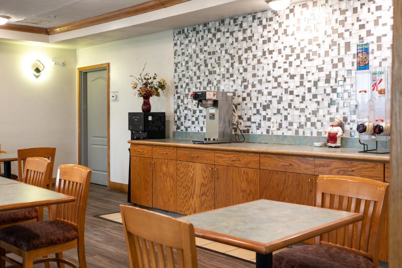 Blisspoint Inn & Suites Marion Extérieur photo
