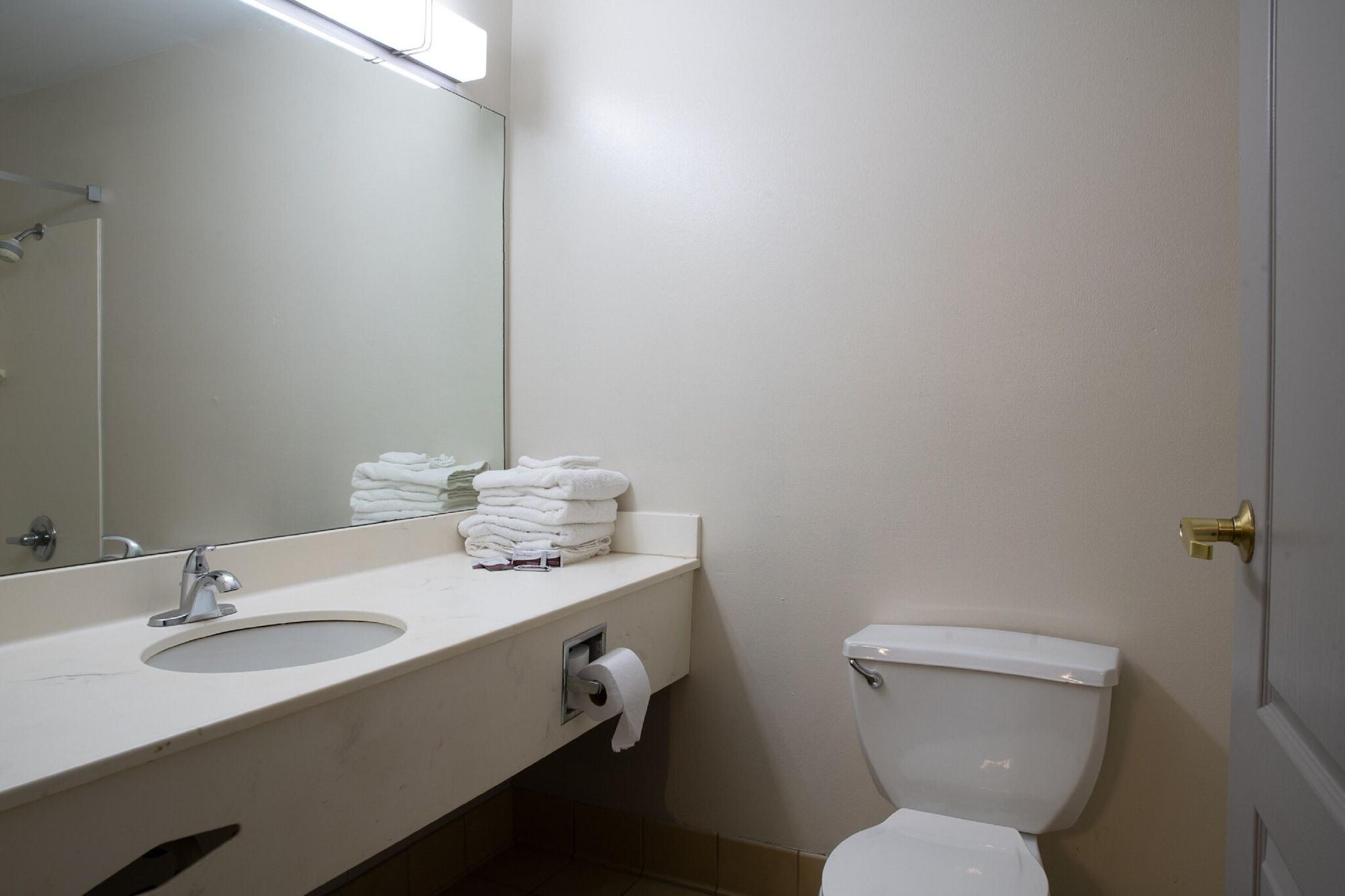 Blisspoint Inn & Suites Marion Extérieur photo