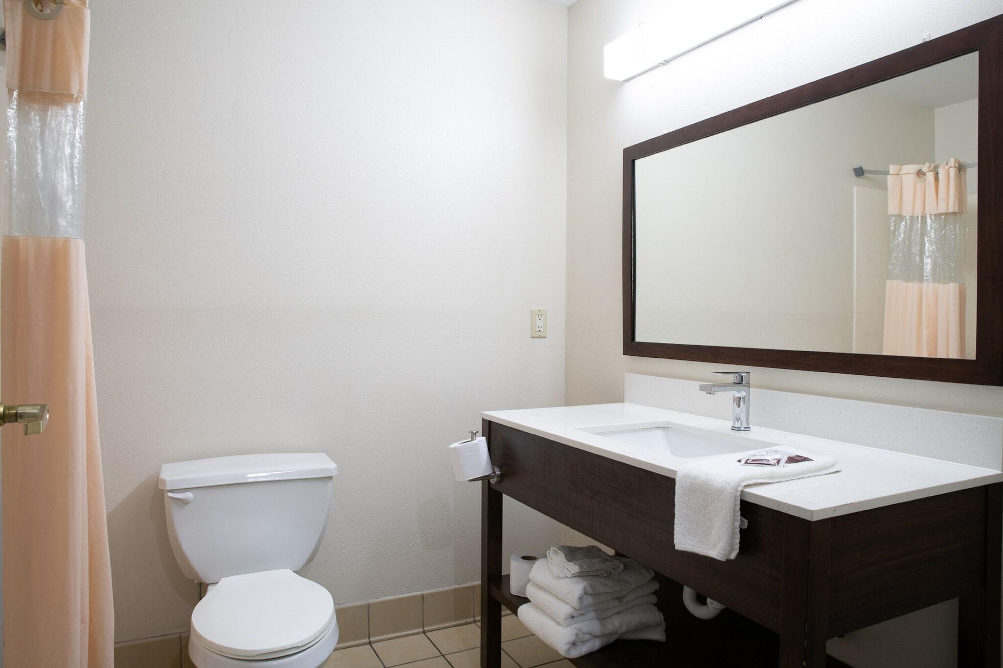 Blisspoint Inn & Suites Marion Extérieur photo