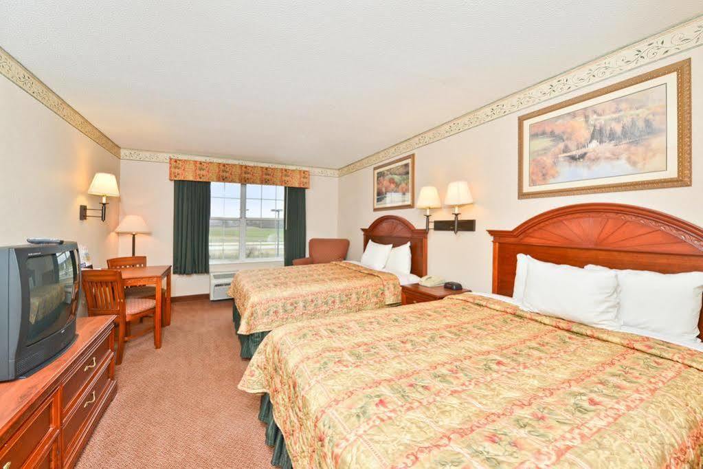 Blisspoint Inn & Suites Marion Extérieur photo