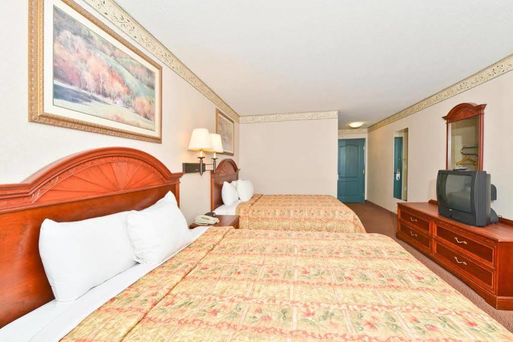 Blisspoint Inn & Suites Marion Extérieur photo